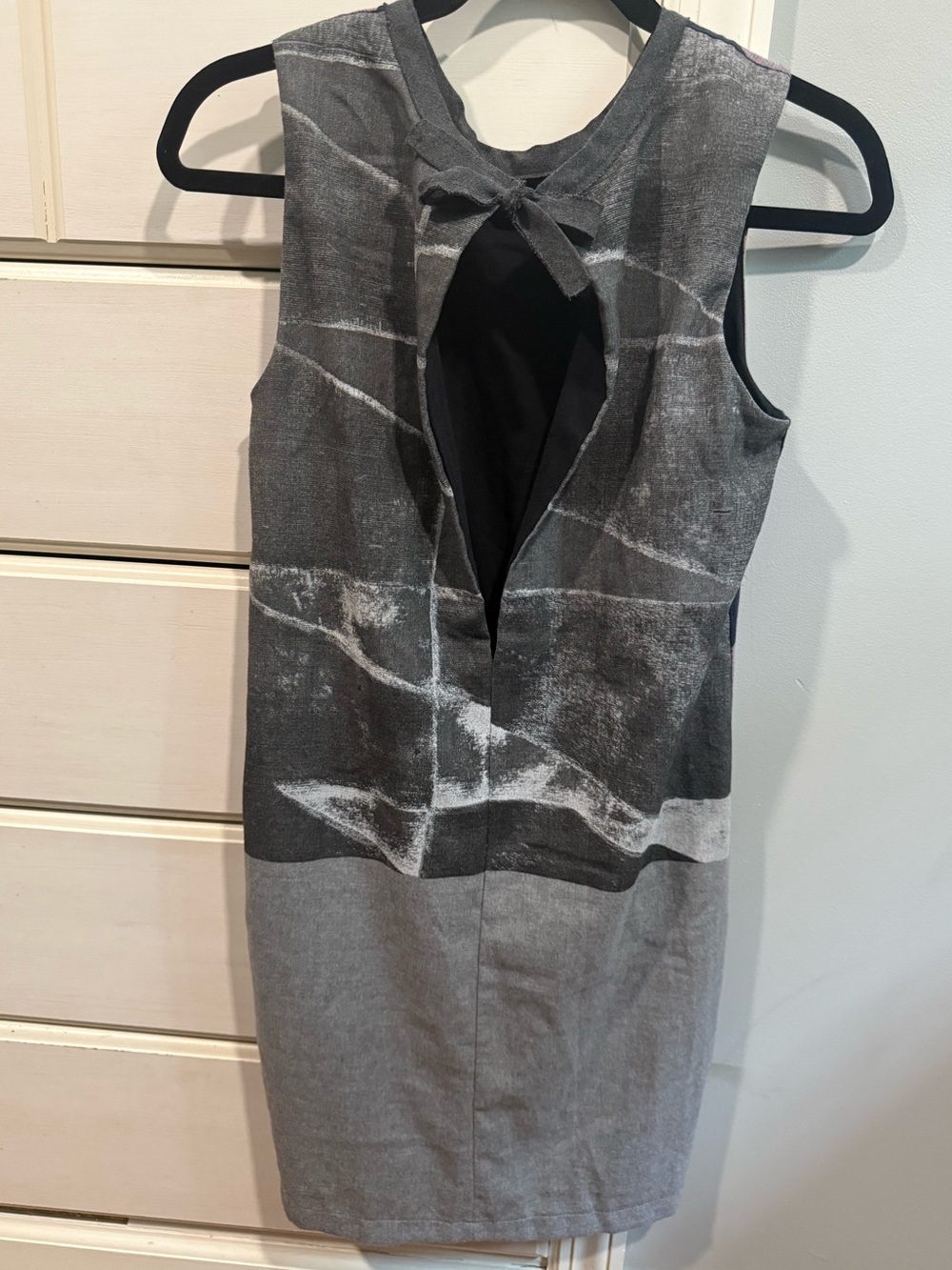 Custo Chic Couture Abstract Print Sleeveless Dress gray purple green blue P2P in - Picture 2 of 13